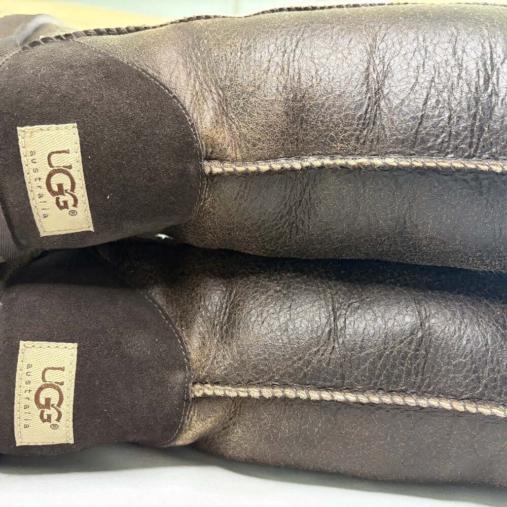 UGG - image 2